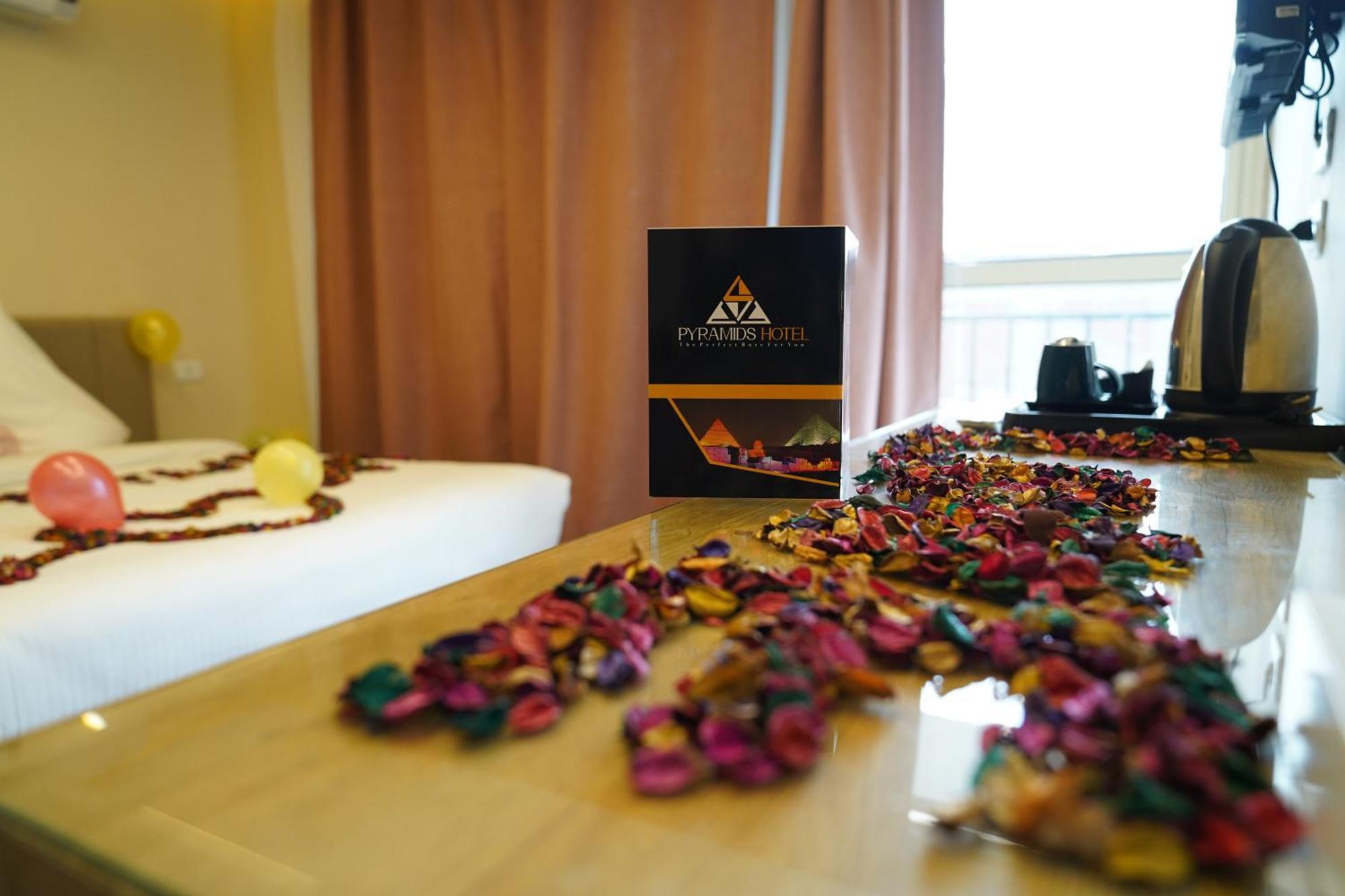 Pyramids Hotel Kafret el-Gabal Extérieur photo